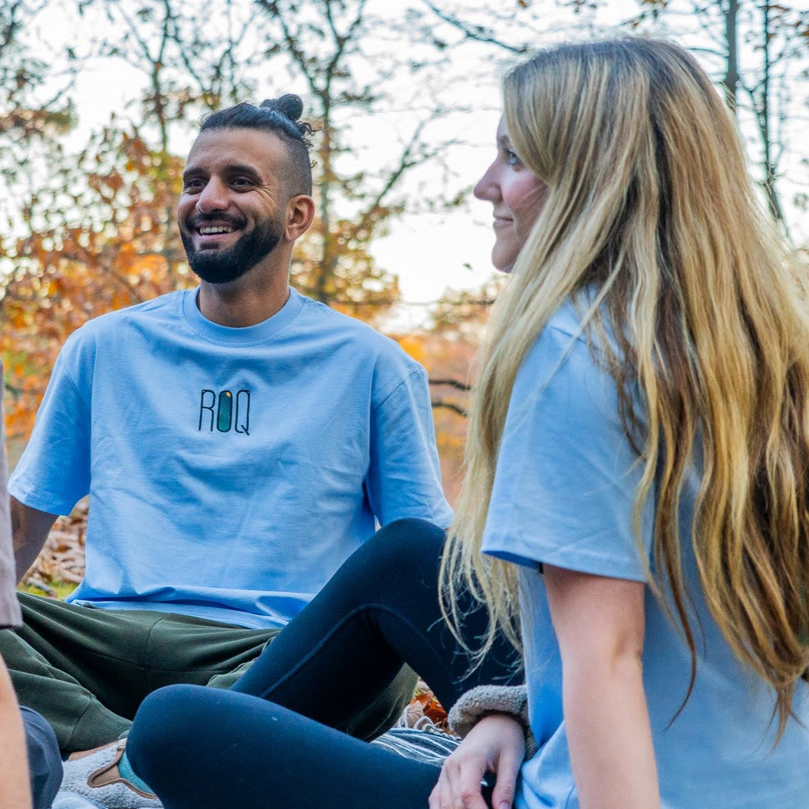 “AFTERNOON ASCENT” PLAIN LOGO TEE